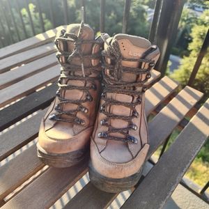 Lowa Renegade GTX Mid Hiking Boots - Women's